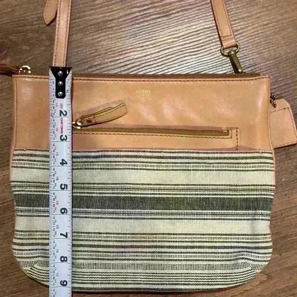 FOSSIL Issue No. 1954 Crossbody Shoulder Purse Handbag Tan with Cloth - Picture 13 of 13